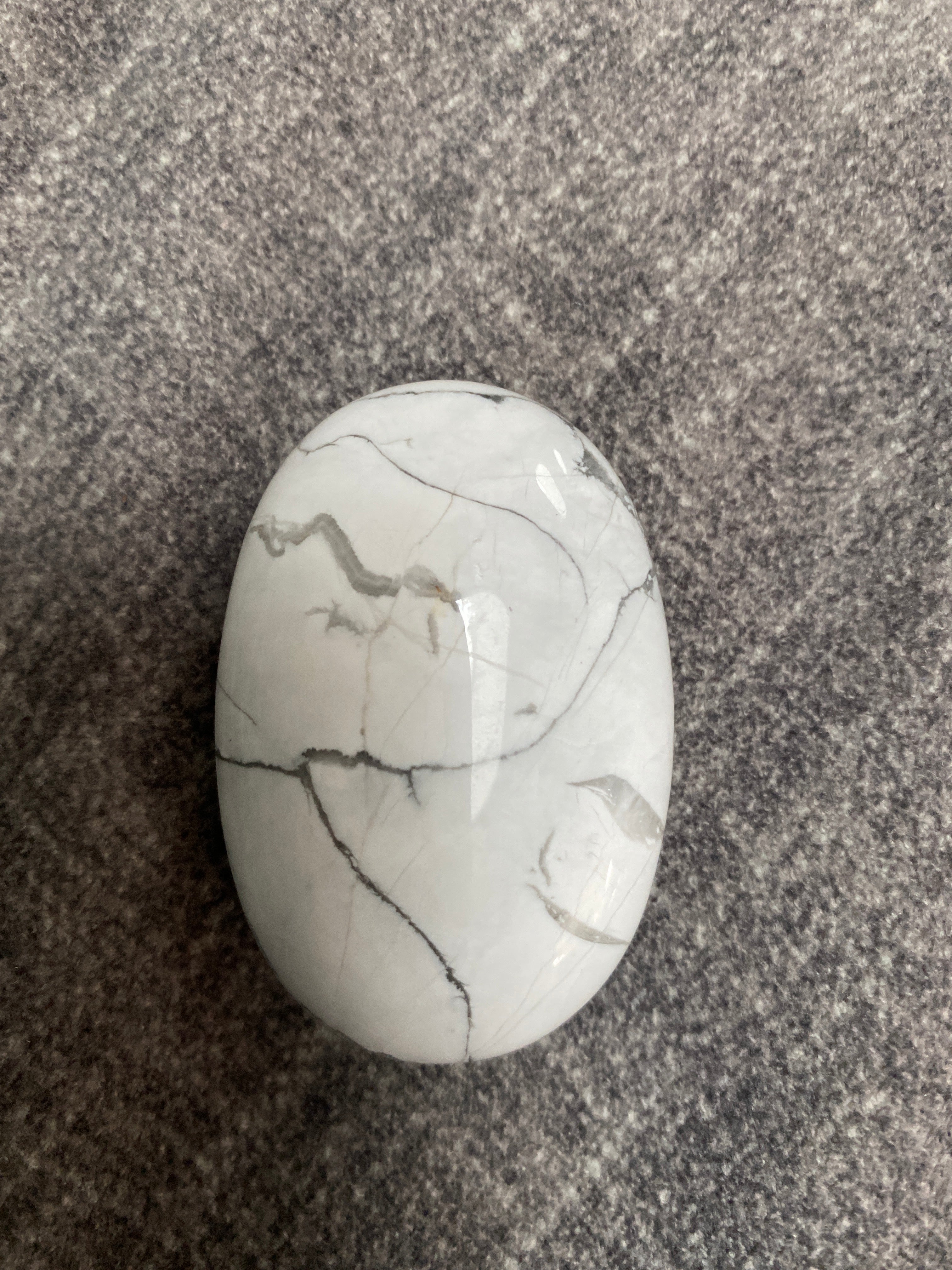 Howlite Palm Stone - 2.5 inch