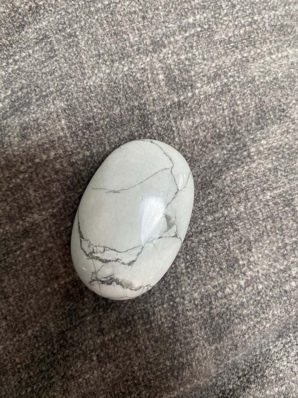 Howlite Palm Stone - 2.5 inch
